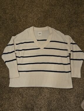 Women's Cream V-Neck Stripe Sweater - Brand: Aerie